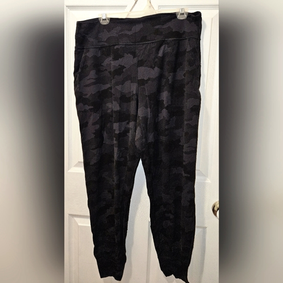 Lululemon align camo joggers - Picture 1 of 2